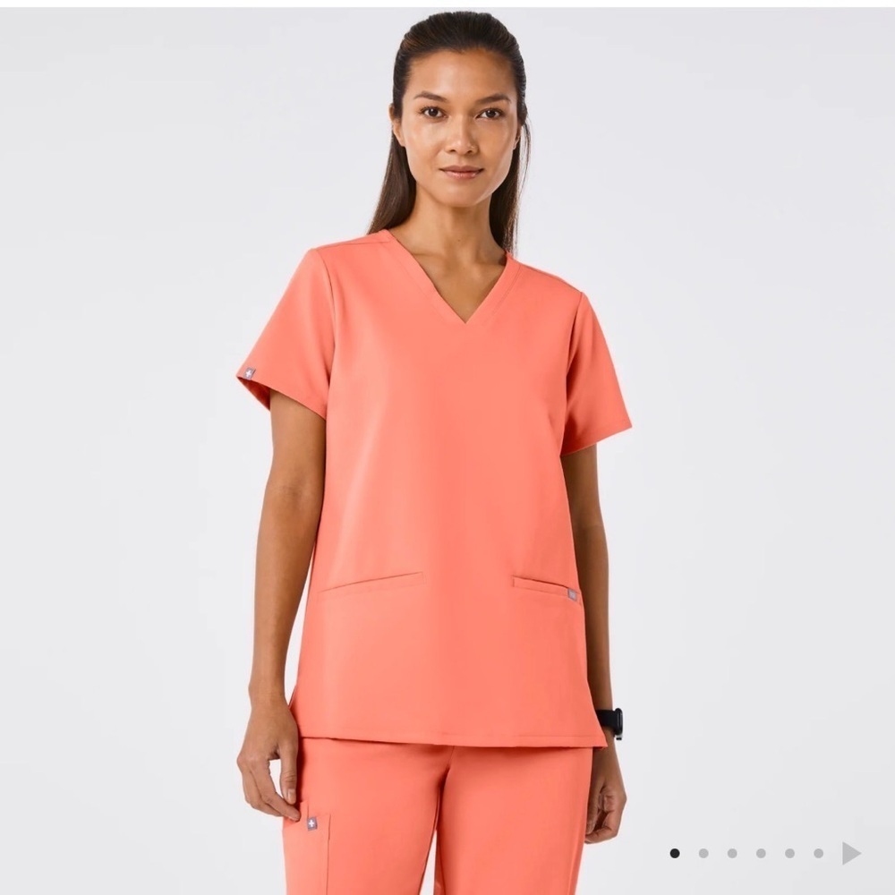 Figs casma Coral Scrub Top 1516 PO size XL